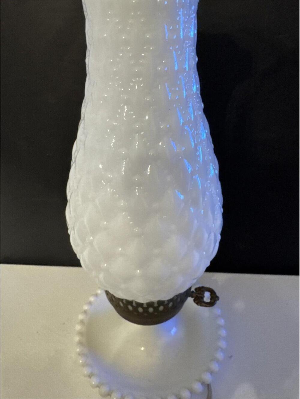Vtg Hobnail Quilt Milk Glass Electric Hurricane Lamp Cottage Core Table 13.5” H - Picture 5 of 5